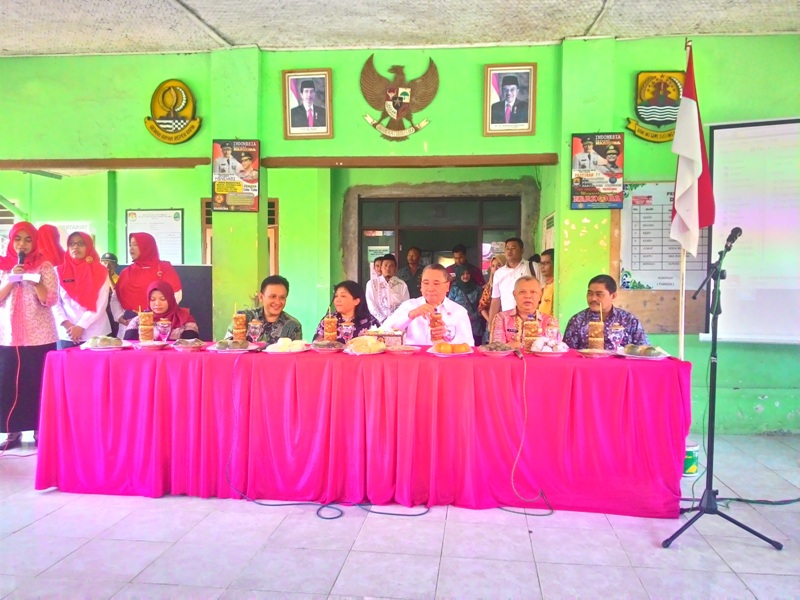 Mendes Ancam Potong Intensif Desa jika Kades Tak Pasang Spanduk Rincian Anggaran